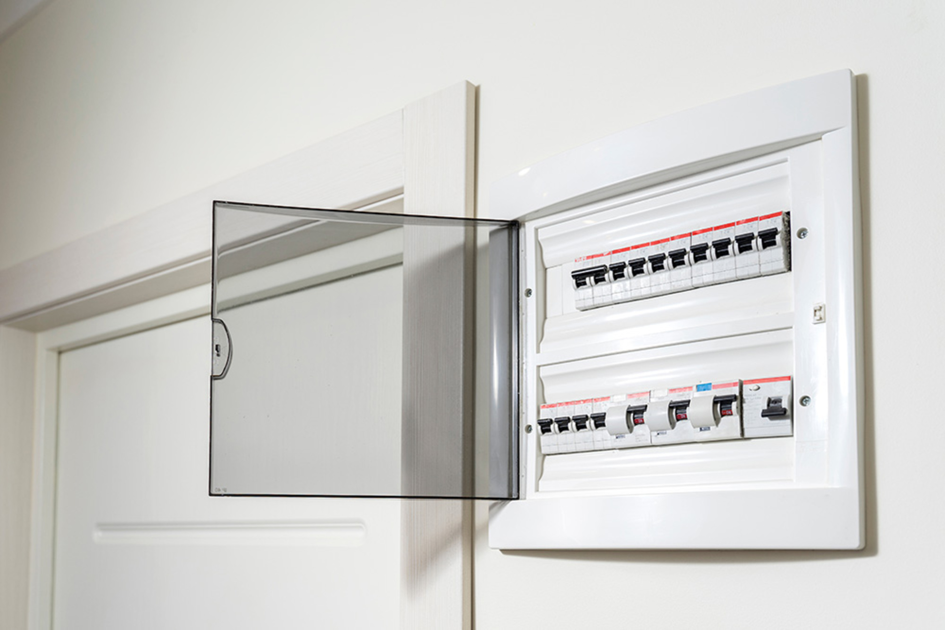 Über­spannungs­schutz bei Elektroanlagen Uwe Thiess in Wolfratshausen